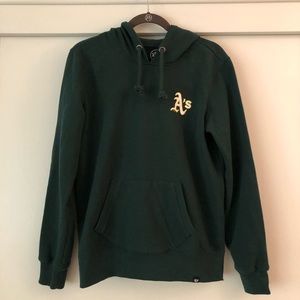 Oakland A’s Green pullover Sweatshirt, size L